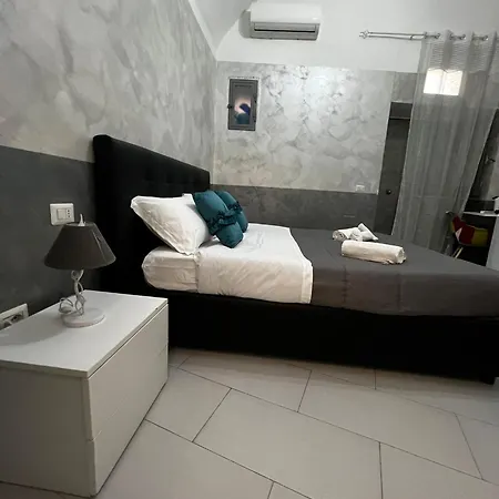 Apartment House Paky